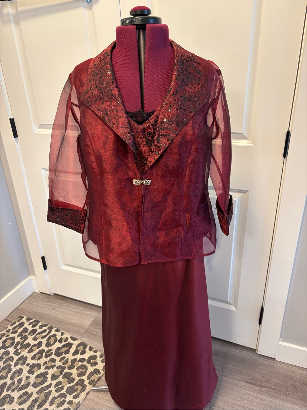 Bellissima Elegant Beaded Evening Jacket & Skirt Set. Ptp approx 20, length 49